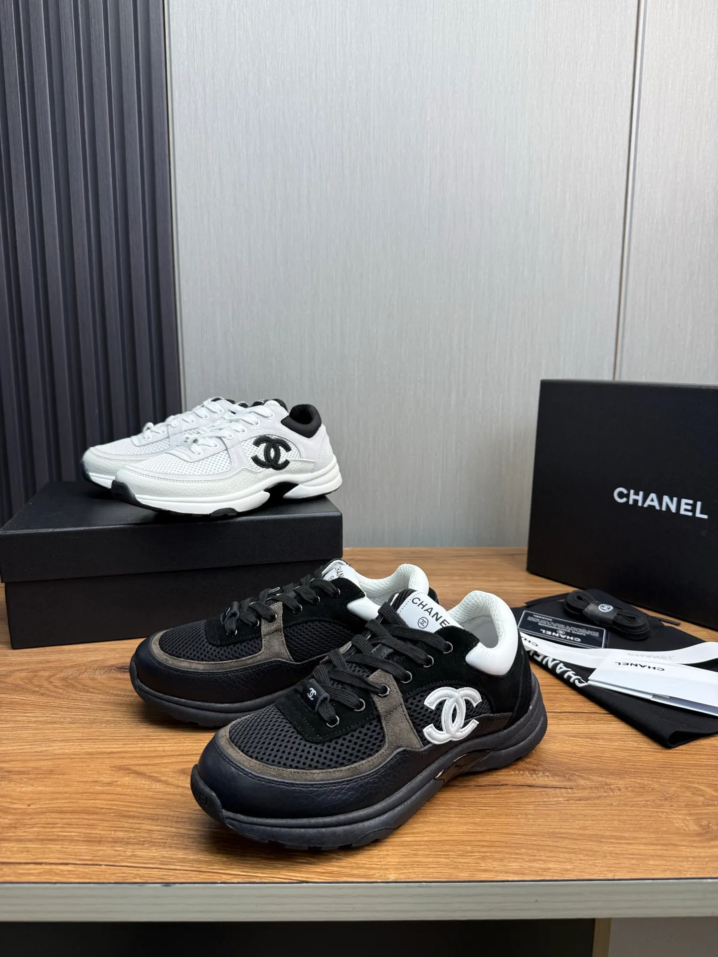 Men's men's shoes 💰600💰 Chanel Chanel 25A latest couple's white shoes casual sports shoes skate shoes 🩷💚 original purchase and development production Xiaoxiang C Home counter another super hot model, loved by Internet celebrity bloggers and ladies, various praises on social platforms, super popular and high quality 😍😍 latest material classic black and white color matching The upper foot is full of fashion 🎊🎊 ▪️Material: Original customized imported cowhide material ▪️Inner lining: Customized mesh ▪️Sole: Original open-molded TPU non-slip outsole ▪️Size: 35-44